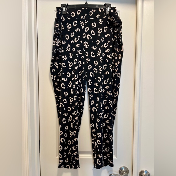 Studio Knit Tapered Pant - Black Leopard - Picture 3 of 4